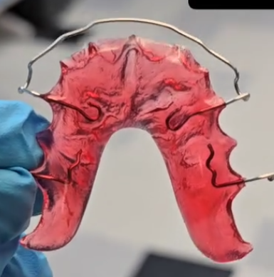 Hawley Retainer